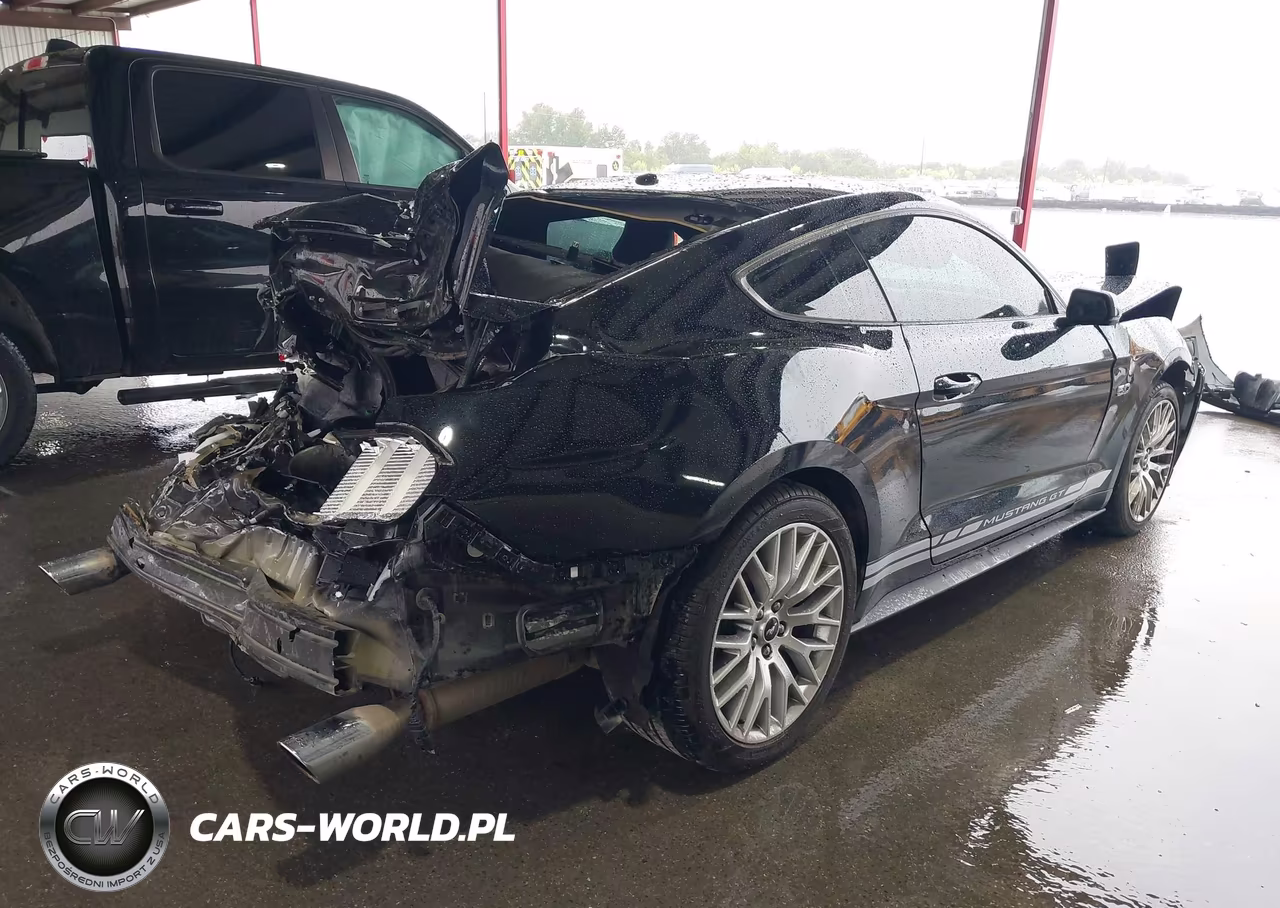 2017 Ford Mustang Gt Premium VIN:1FA6P8CF0H5329385 - 4