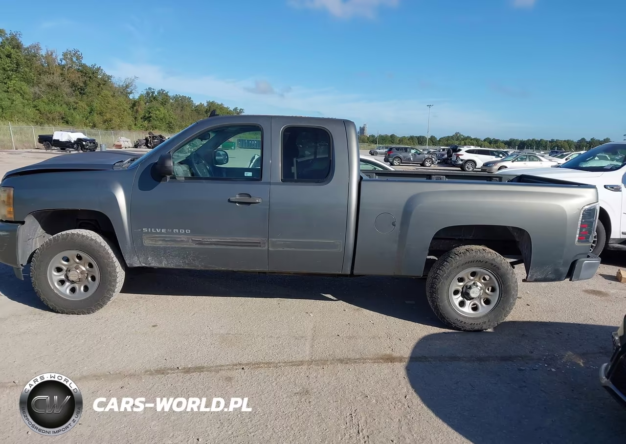 2011 Chevrolet Silverado 1500 Ls VIN:1GCRCREA6BZ395921 - 14