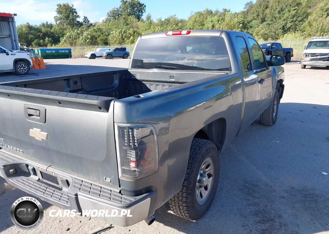 2011 Chevrolet Silverado 1500 Ls VIN:1GCRCREA6BZ395921 - 4