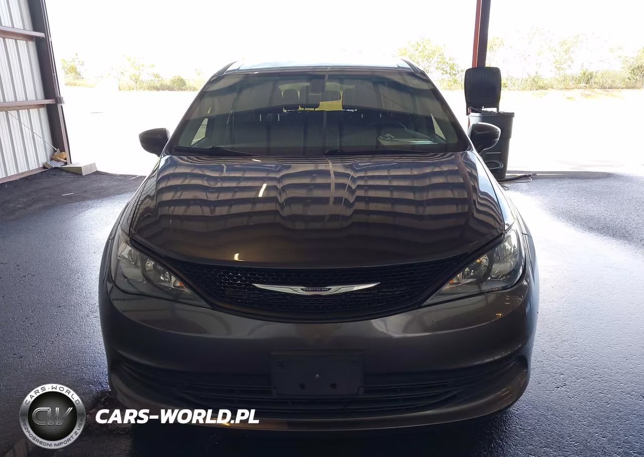 2020 Chrysler Voyager L VIN:2C4RC1AG2LR232190 - 17