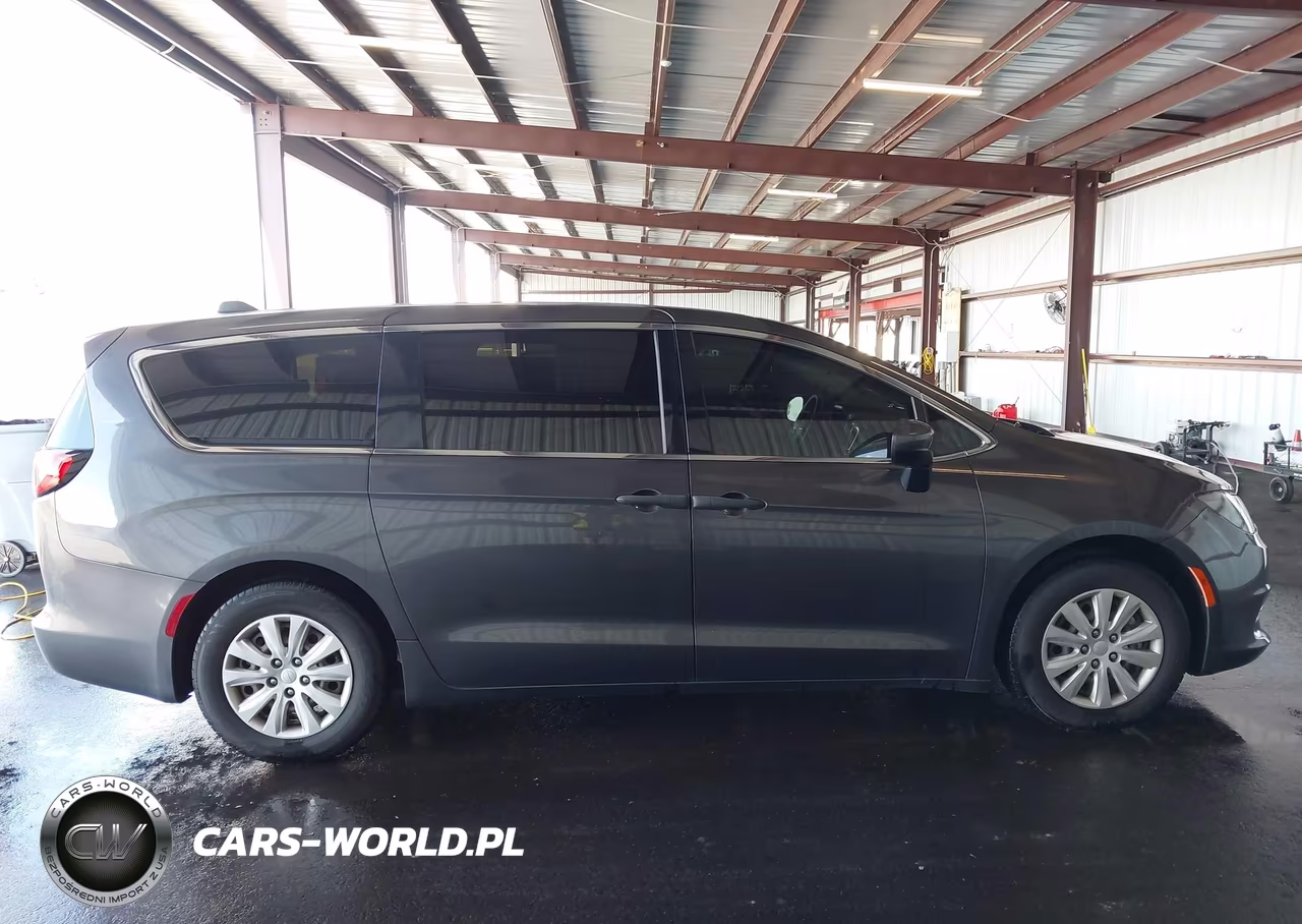 2020 Chrysler Voyager L VIN:2C4RC1AG2LR232190 - 18