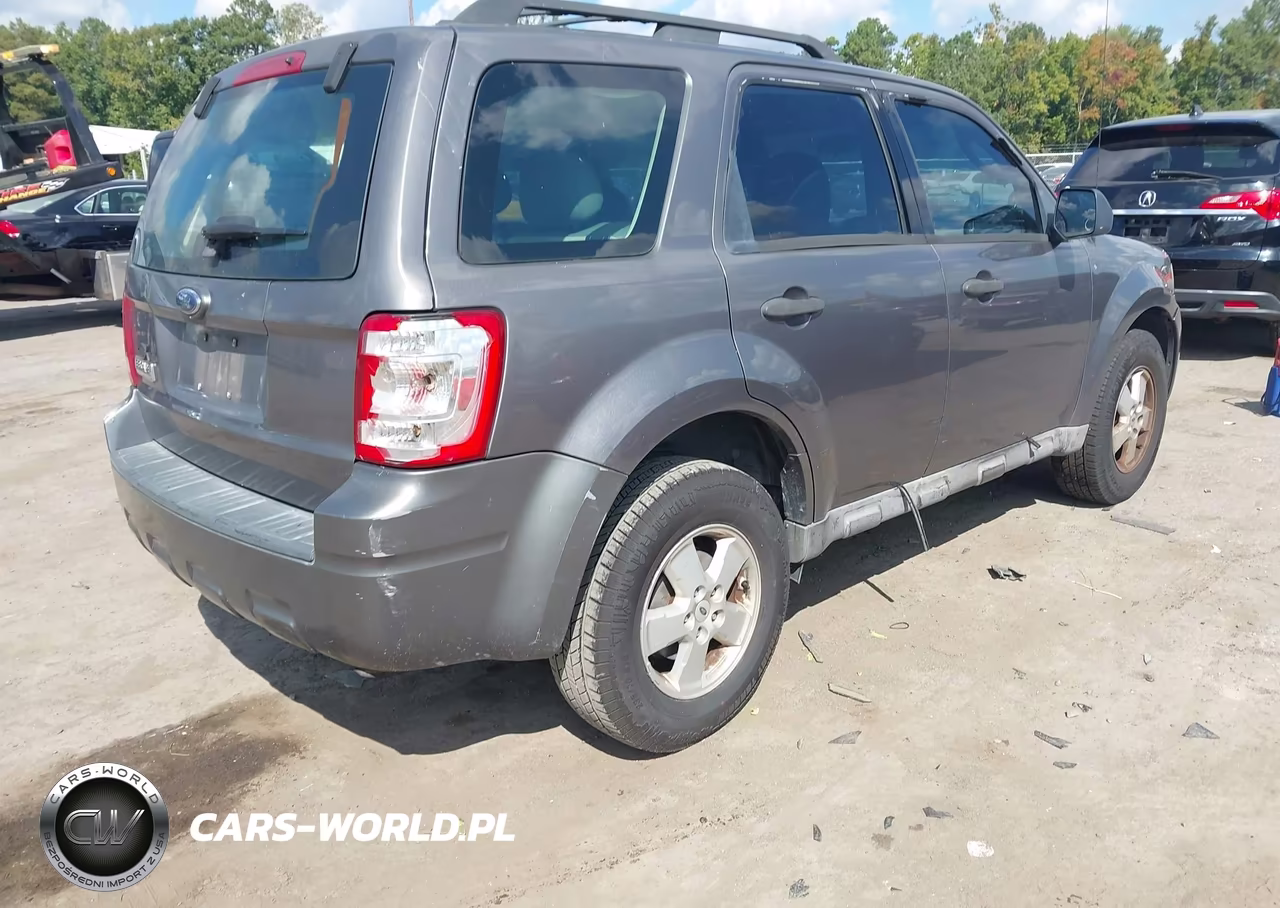 2009 Ford Escape Xls-Xls Manual VIN:1FMCU027X9KC47373 - 4