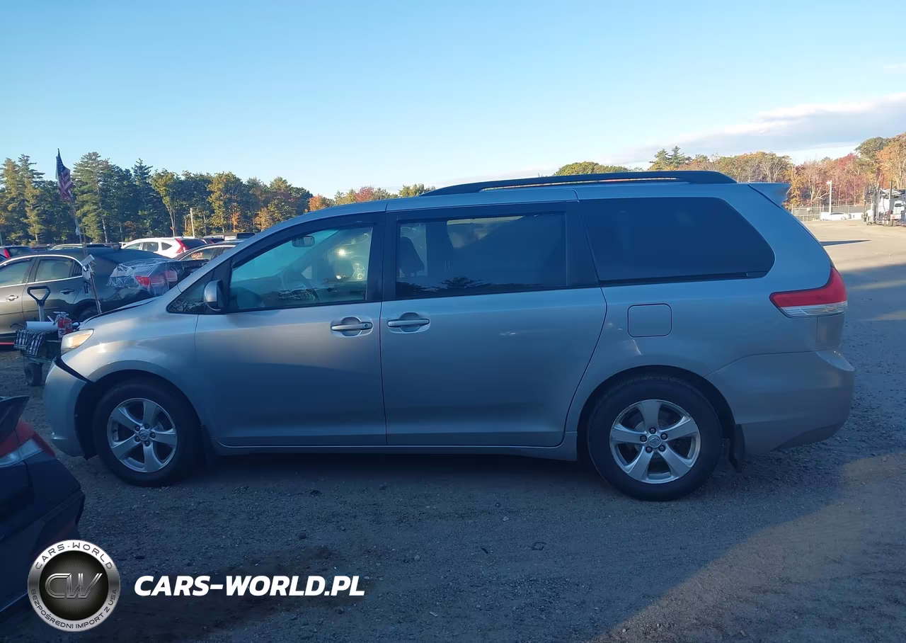 2014 Toyota Sienna Le V6 8 Passenger VIN:5TDKK3DC5ES524774 - 14