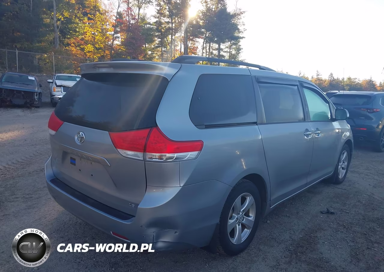 2014 Toyota Sienna Le V6 8 Passenger VIN:5TDKK3DC5ES524774 - 4