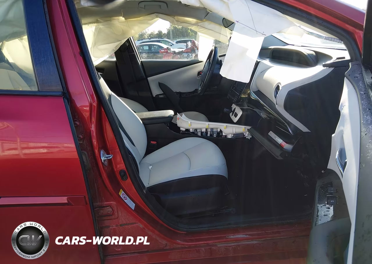 2016 Toyota Prius Three Touring VIN:JTDKARFU1G3523654 - 5