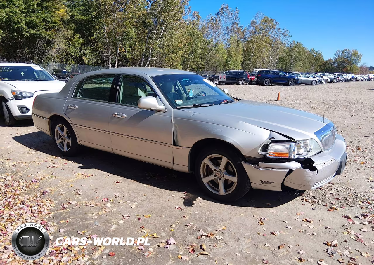 2004 Lincoln Town Car Signature – zdjęcie 1 z 11