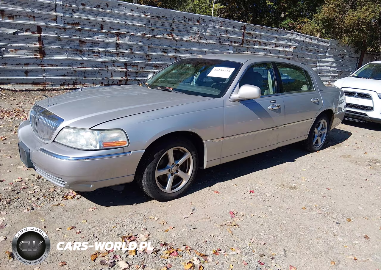 2004 Lincoln Town Car Signature VIN:1LNHM81W54Y610116 - 2