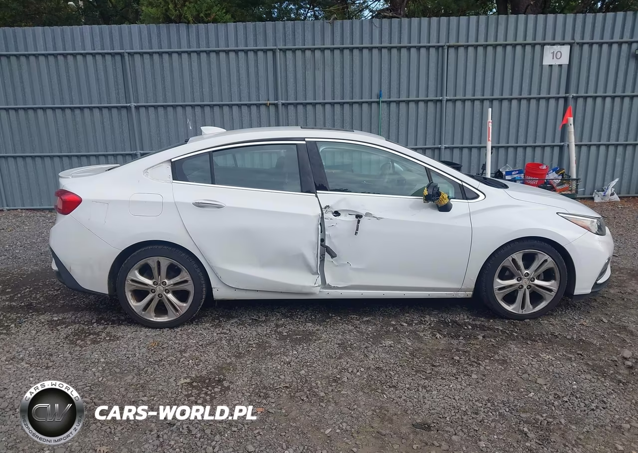 2016 Chevrolet Cruze Premier Auto VIN:1G1BG5SM9G7304083 - 13