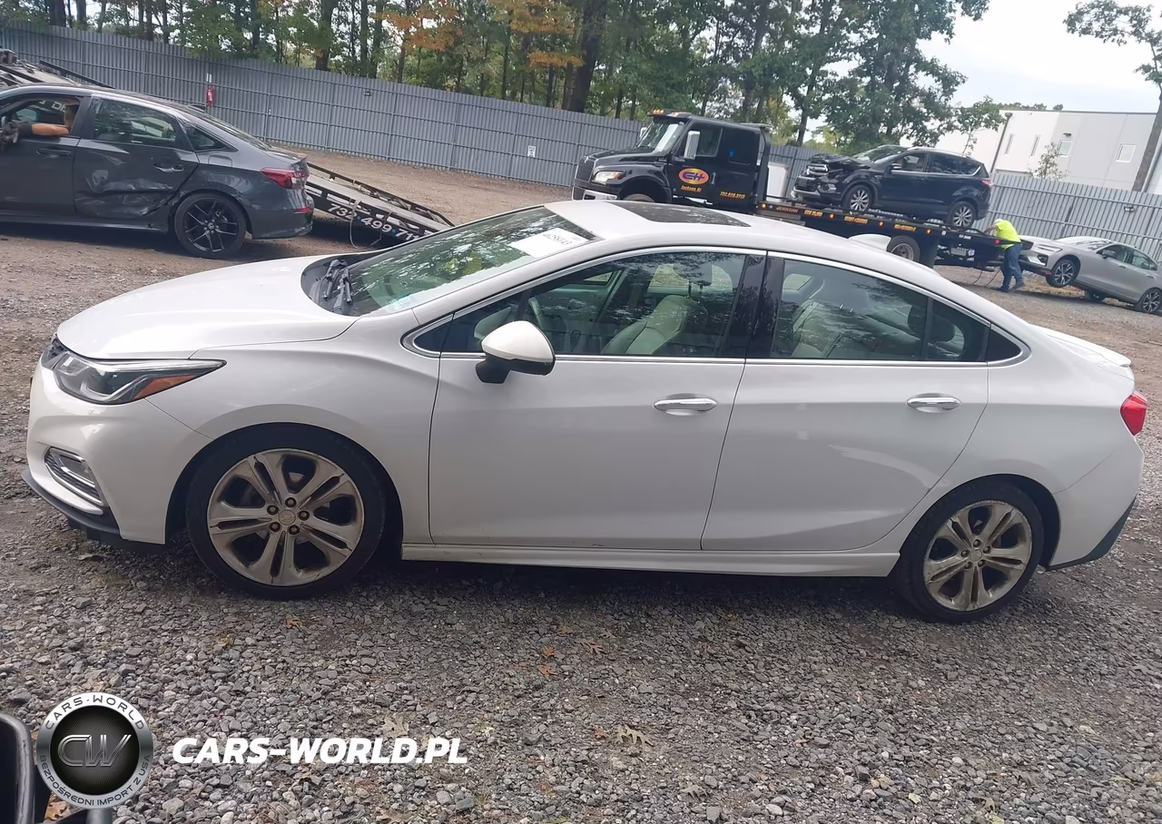2016 Chevrolet Cruze Premier Auto VIN:1G1BG5SM9G7304083 - 14
