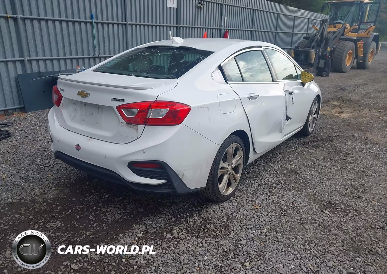 2016 Chevrolet Cruze Premier Auto VIN:1G1BG5SM9G7304083 - 4