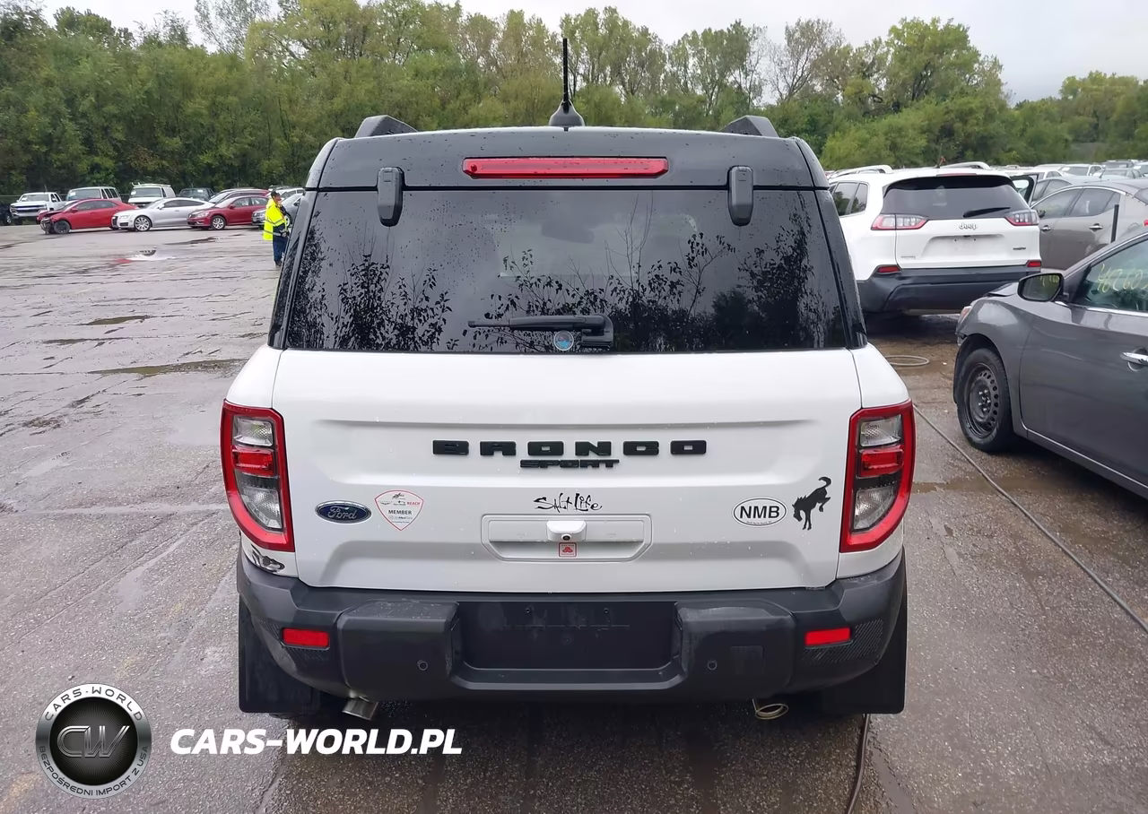 2025 Ford Bronco Sport Outer Banks VIN:3FMCR9CN3SRE82279 - 16