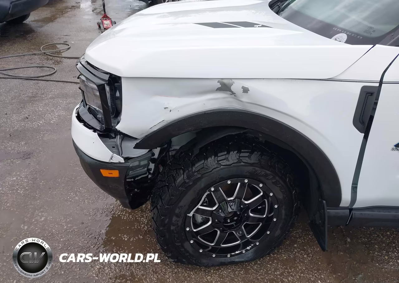 2025 Ford Bronco Sport Outer Banks VIN:3FMCR9CN3SRE82279 - 17