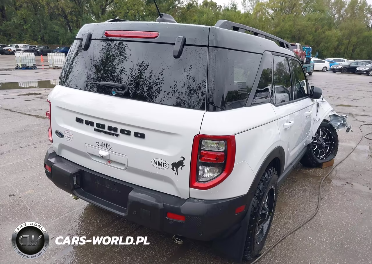 2025 Ford Bronco Sport Outer Banks VIN:3FMCR9CN3SRE82279 - 4