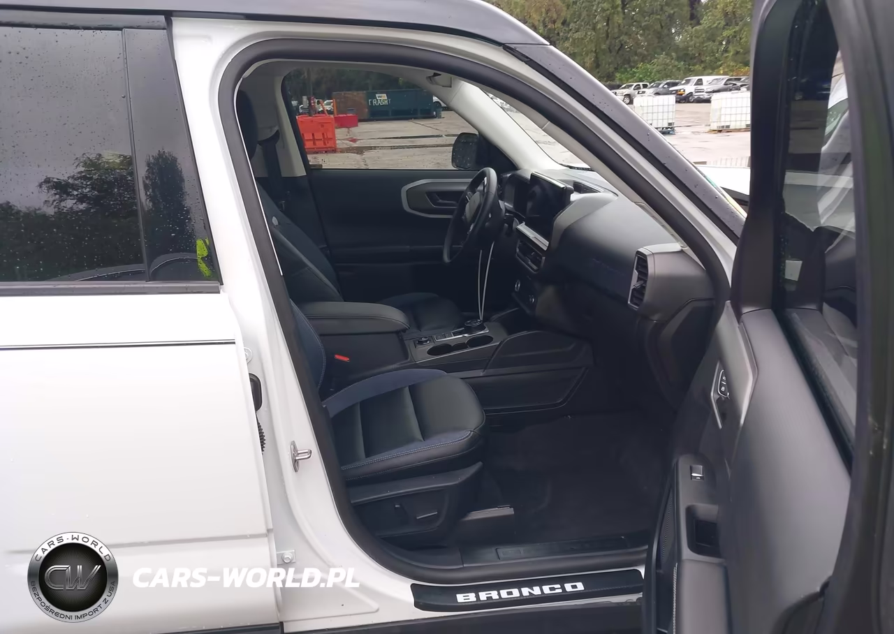 2025 Ford Bronco Sport Outer Banks VIN:3FMCR9CN3SRE82279 - 5