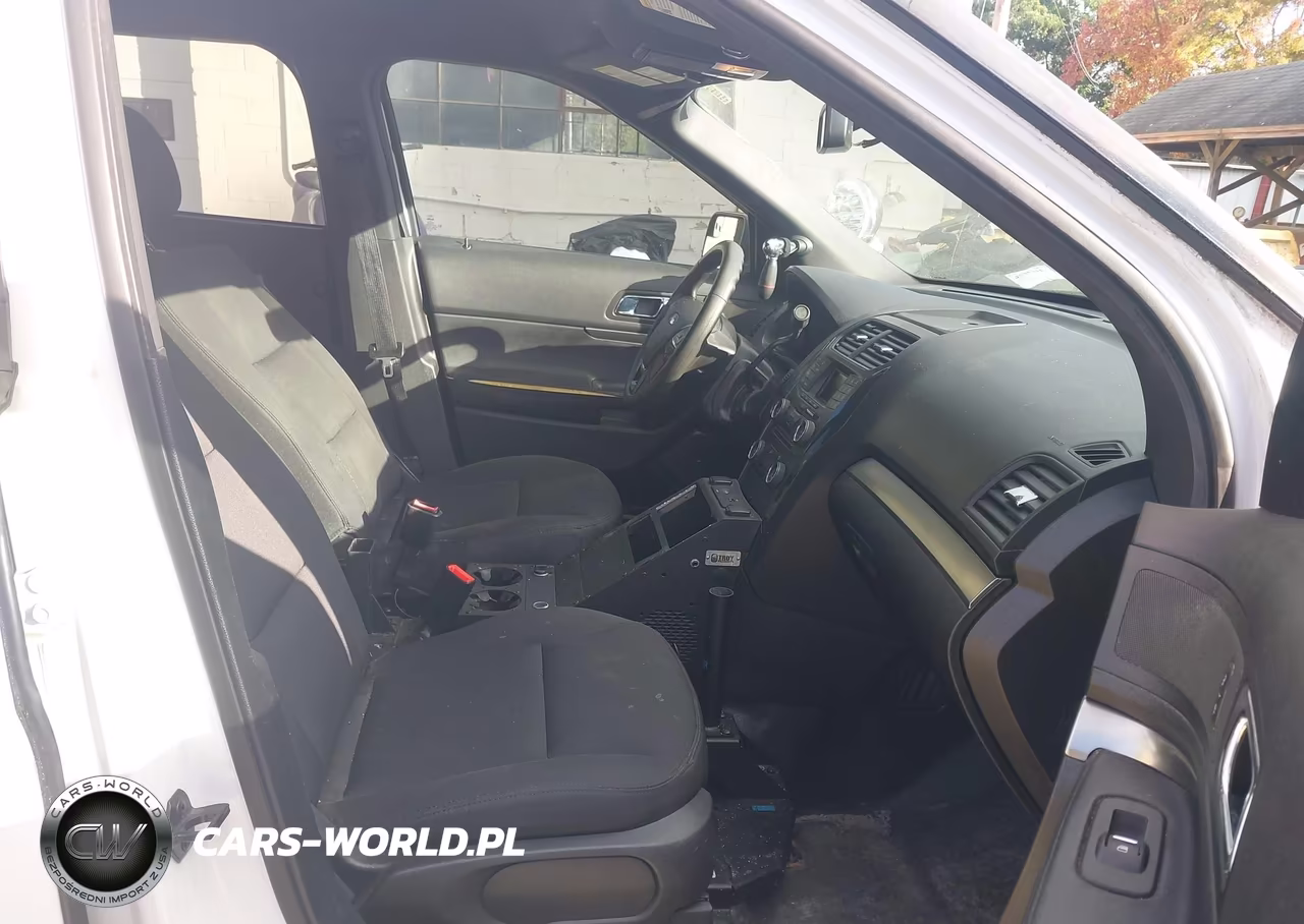 2018 Ford Police Interceptor Utility VIN:1FM5K8AR0JGC49608 - 5
