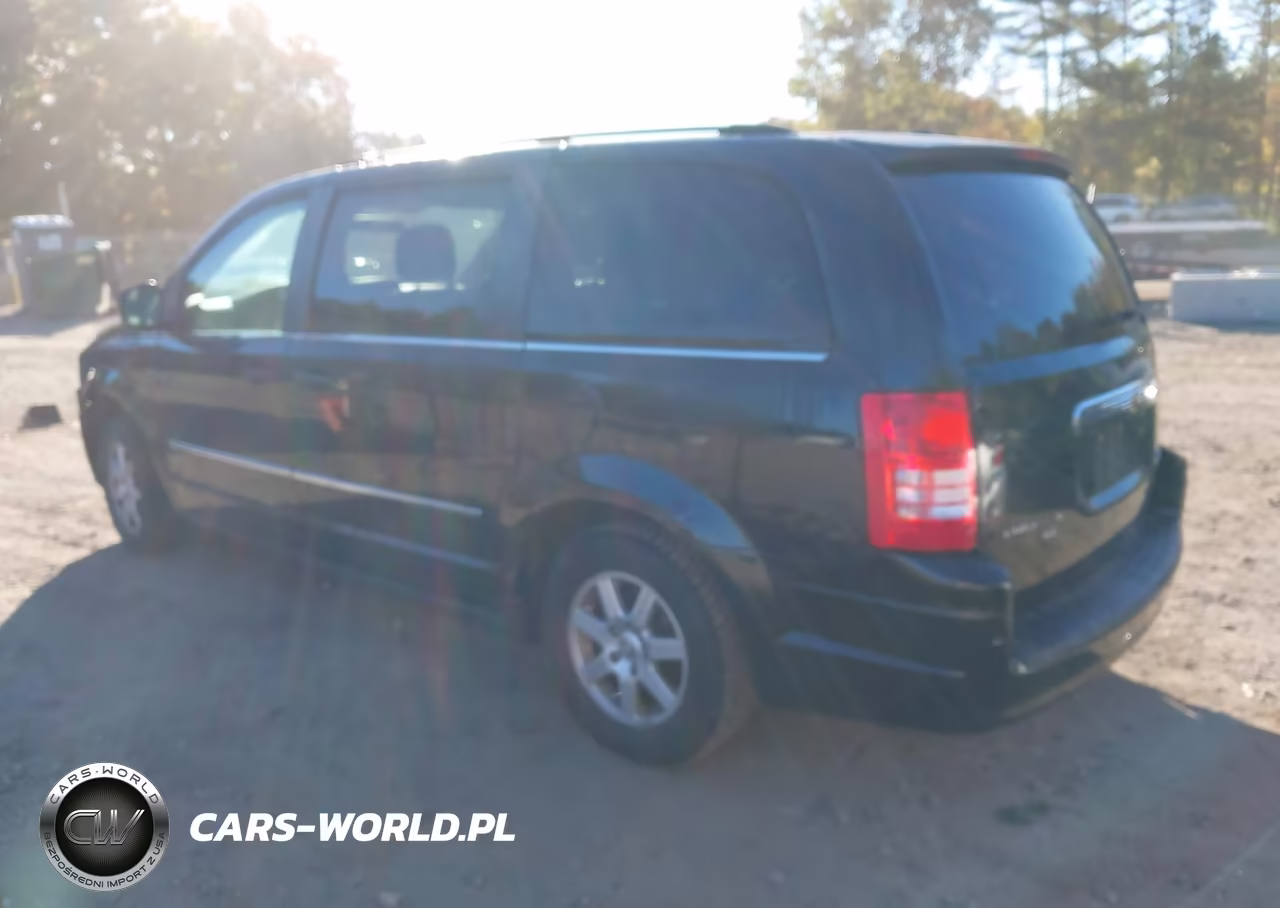 2010 Chrysler Town & Country Touring VIN:2A4RR5DXXAR329548 - 3