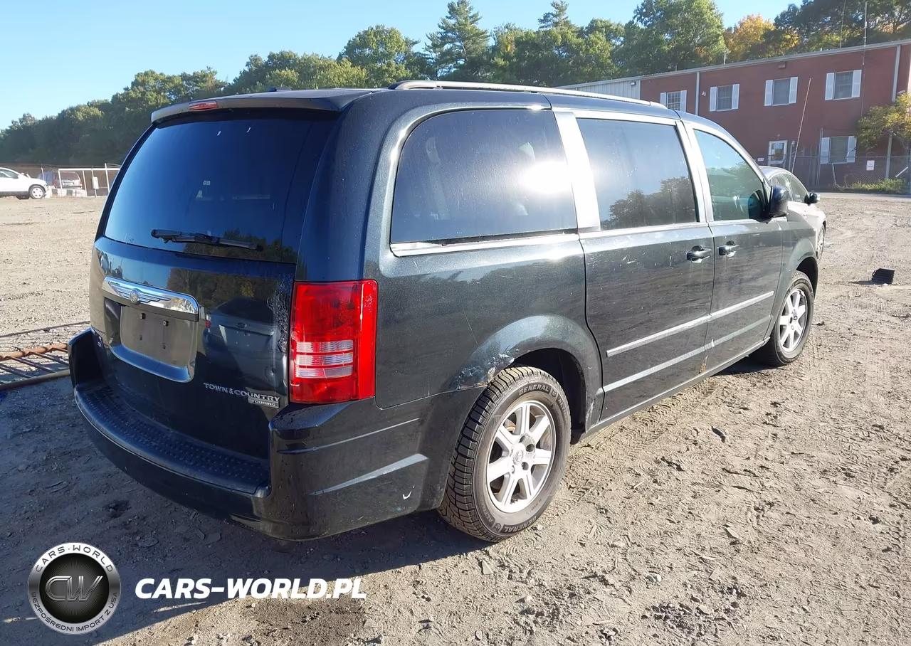 2010 Chrysler Town & Country Touring VIN:2A4RR5DXXAR329548 - 4