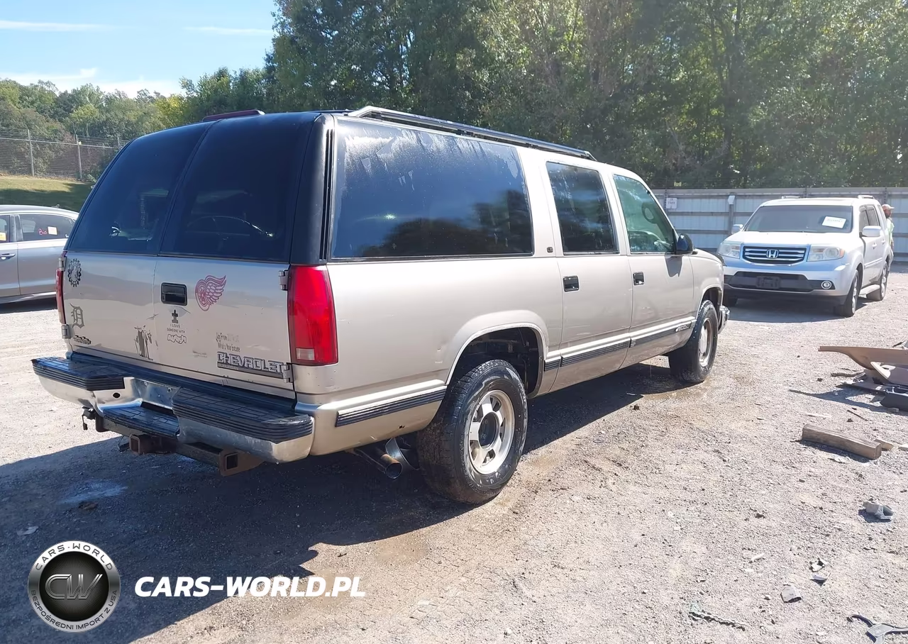 1998 Chevrolet Suburban 1500 VIN:3GNEC16R5WG115195 - 4