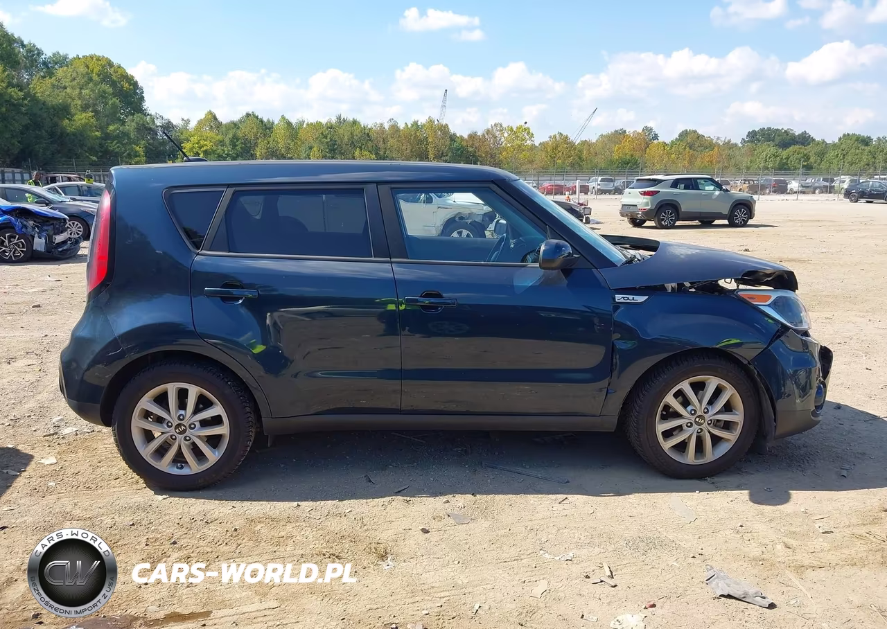 2017 Kia Soul + VIN:KNDJP3A57H7498289 - 13