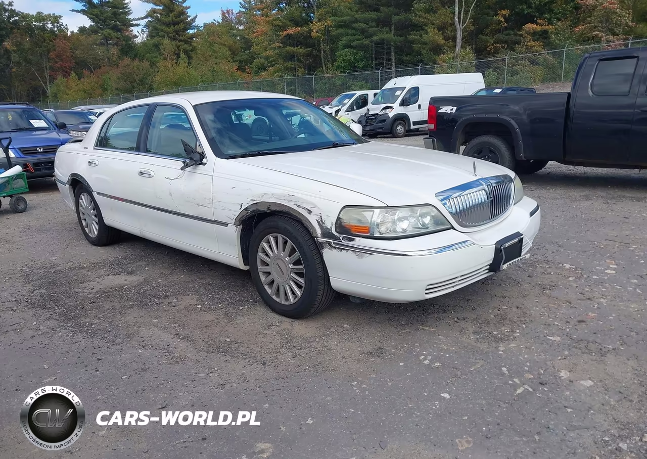 2005 Lincoln Town Car Signature