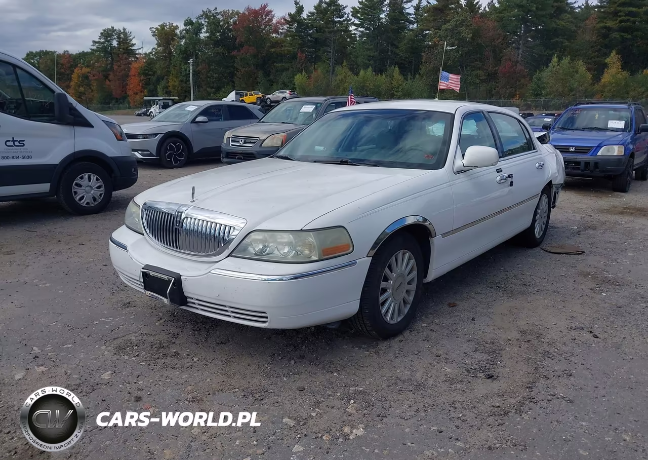2005 Lincoln Town Car Signature VIN:1LNHM81W25Y622208 - 2