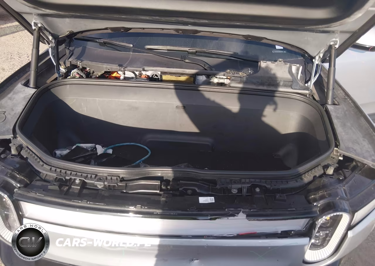 2022 Rivian R1T Adventure VIN:7FCTGAAA2NN011821 - 10