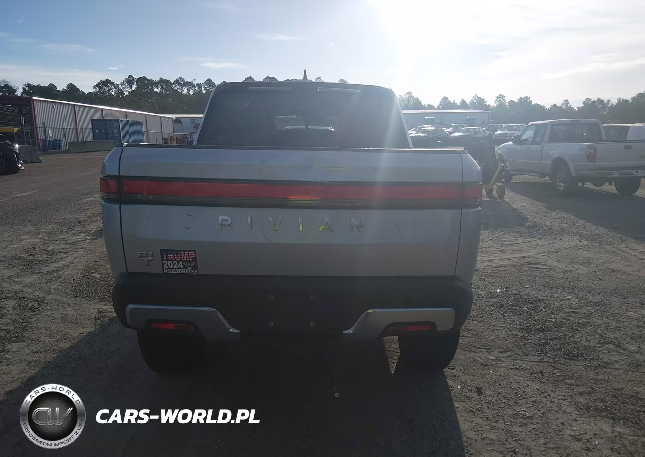 2022 Rivian R1T Adventure VIN:7FCTGAAA2NN011821 - 16