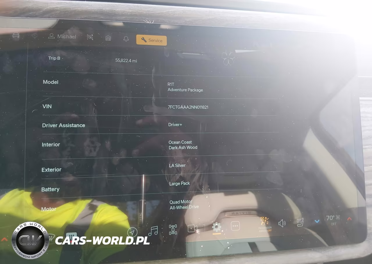 2022 Rivian R1T Adventure VIN:7FCTGAAA2NN011821 - 18
