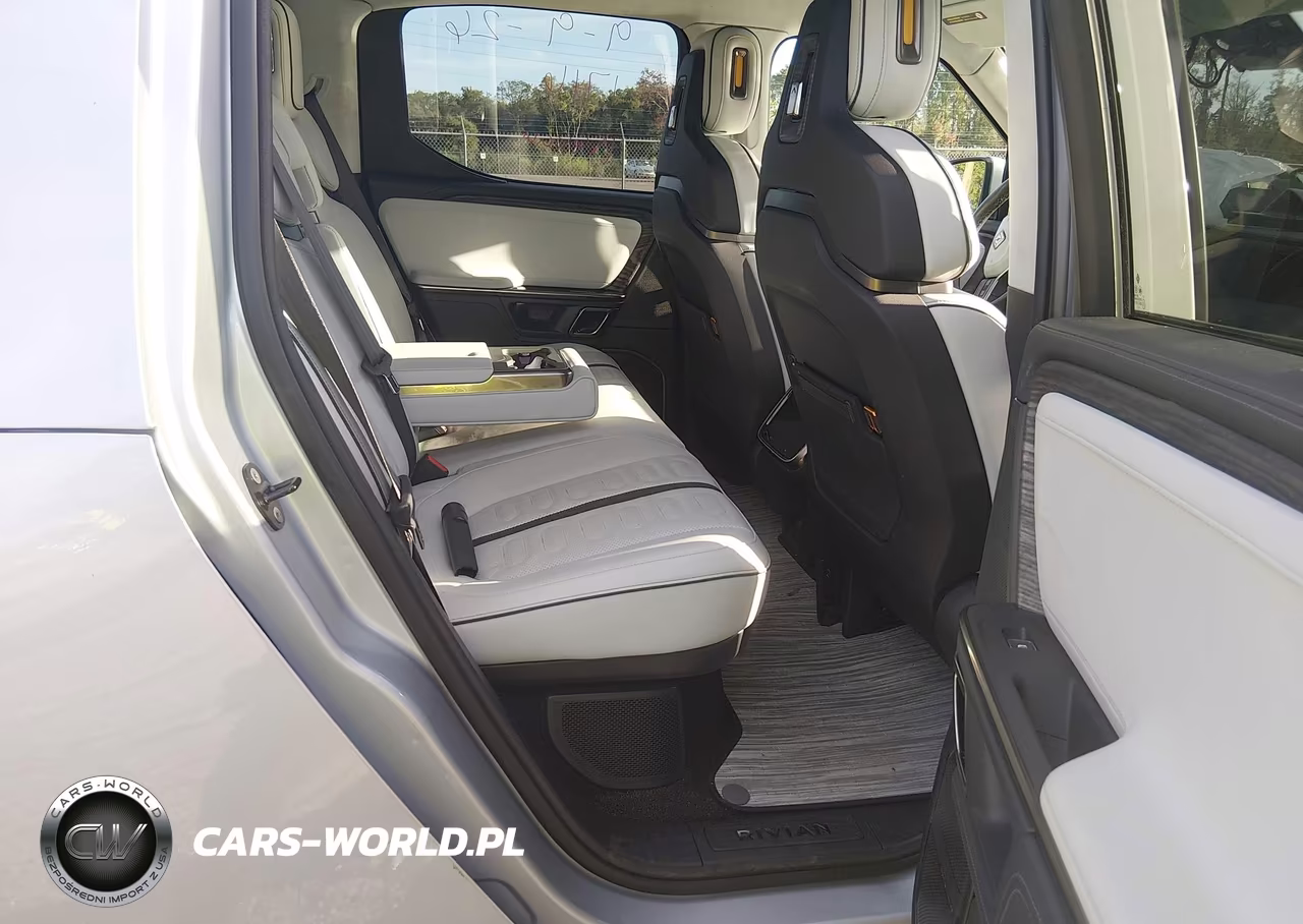 2022 Rivian R1T Adventure VIN:7FCTGAAA2NN011821 - 8