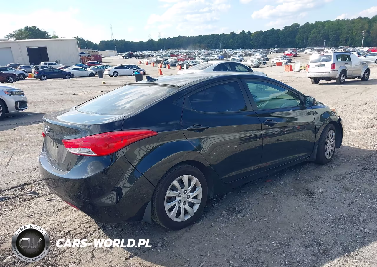 2012 Hyundai Elantra Gls VIN:5NPDH4AE7CH136578 - 4