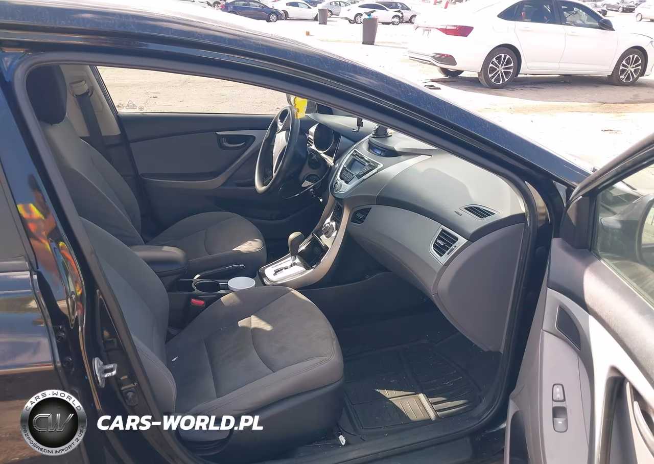 2012 Hyundai Elantra Gls VIN:5NPDH4AE7CH136578 - 5