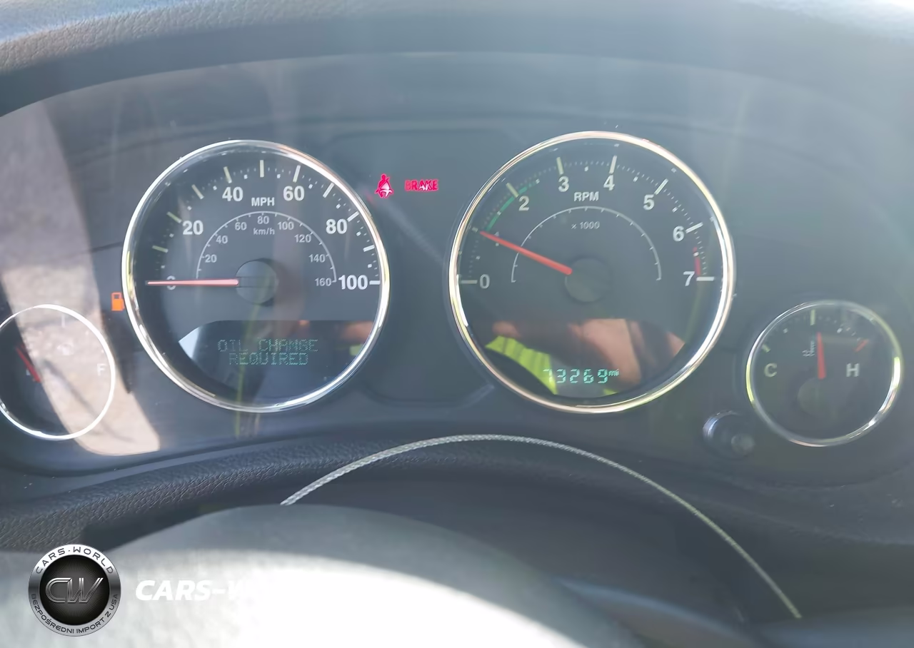 2016 Jeep Wrangler Unlimited Sahara VIN:1C4BJWEGXGL261644 - 7