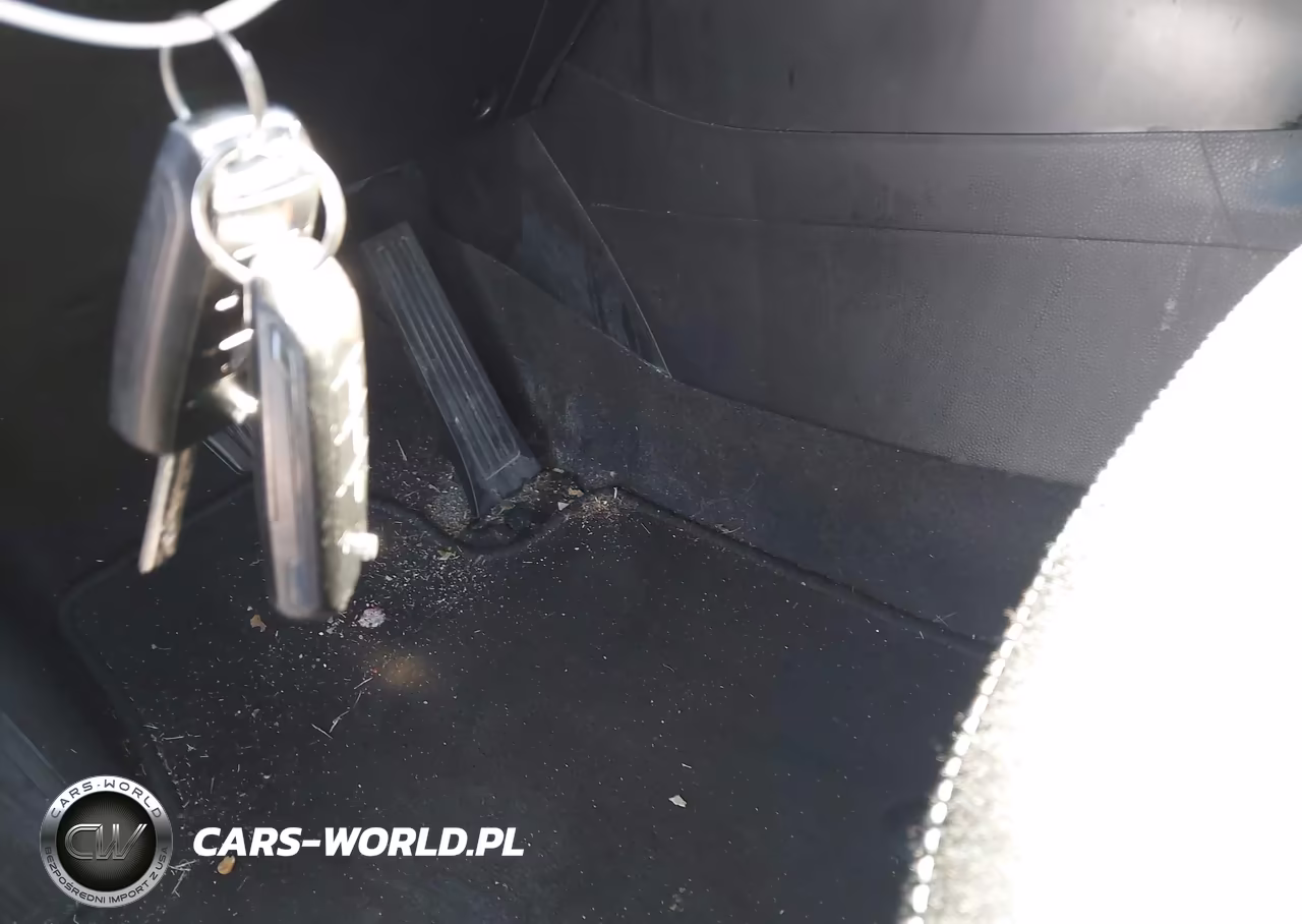 2018 Kia Soul + VIN:KNDJP3A59J7605610 - 11