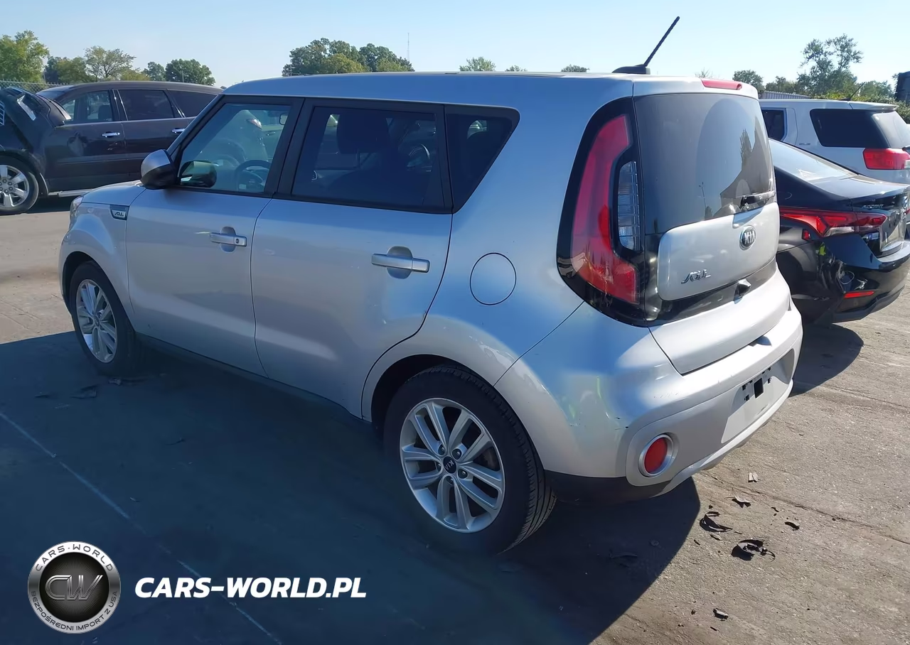 2018 Kia Soul + VIN:KNDJP3A59J7605610 - 3
