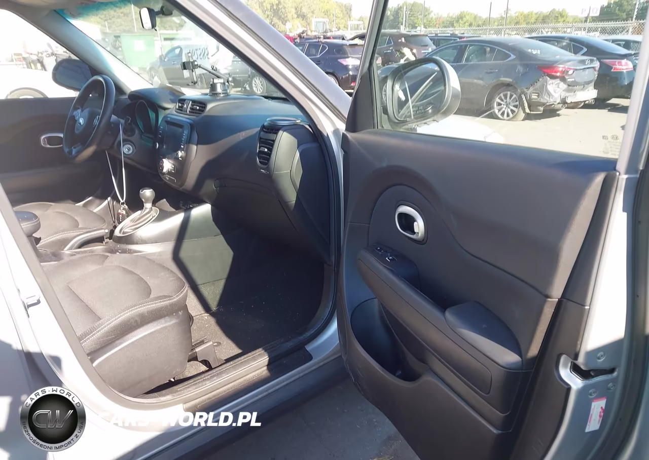 2018 Kia Soul + VIN:KNDJP3A59J7605610 - 5