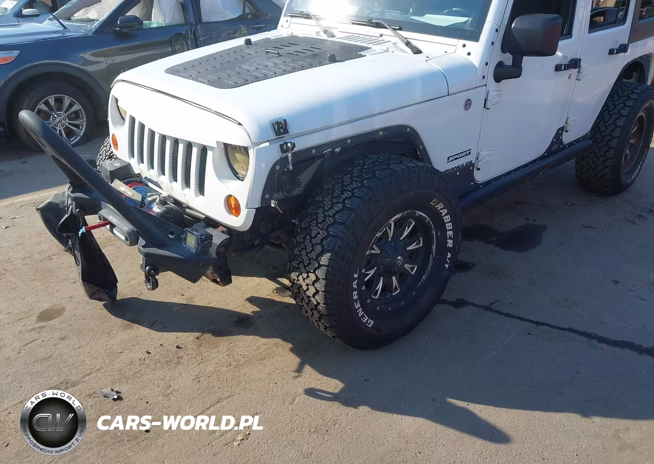2012 Jeep Wrangler Unlimited Sport VIN:1C4BJWDG3CL119244 - 6