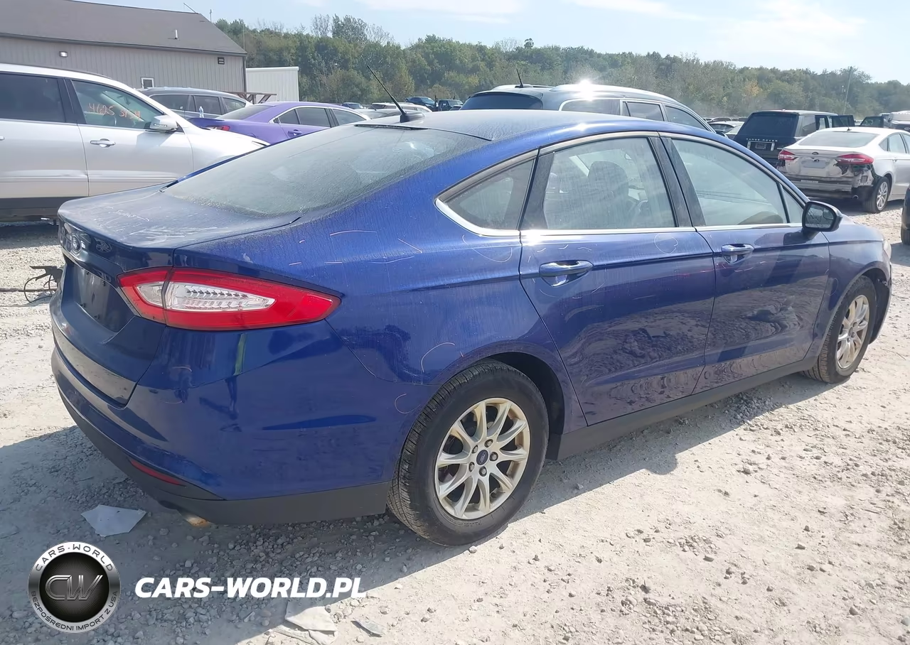 2015 Ford Fusion S VIN:3FA6P0G74FR291335 - 4