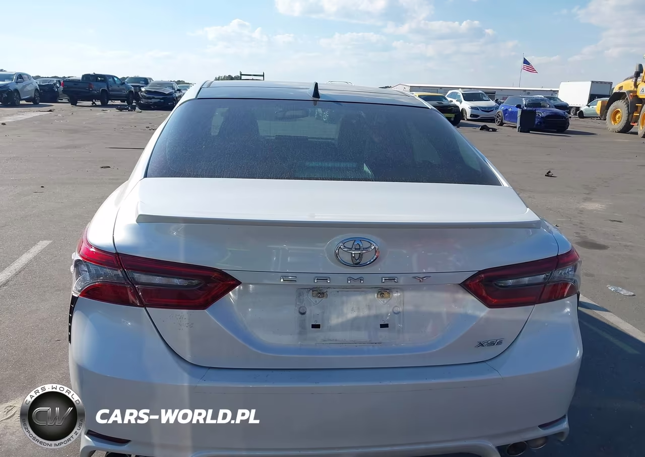 2021 Toyota Camry Xse VIN:4T1K61AK5MU577680 - 17