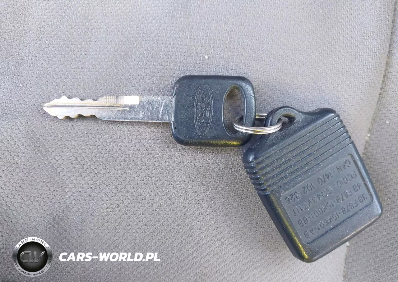 2011 Ford E-350 Super Duty Commercial VIN:1FTSE3ELXBDA97654 - 11