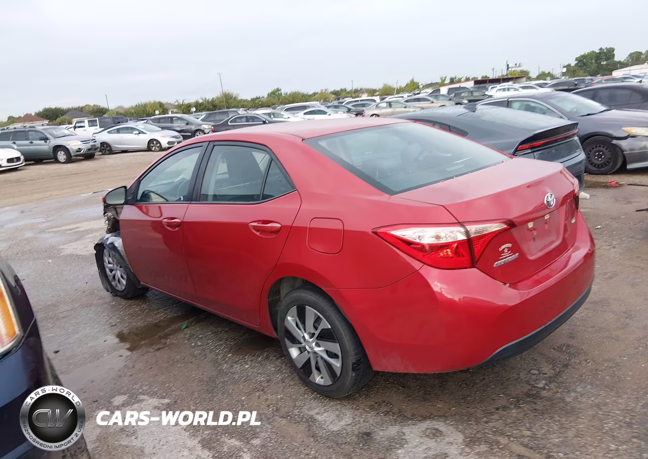 2018 Toyota Corolla Le VIN:5YFBURHE9JP781688 - 3
