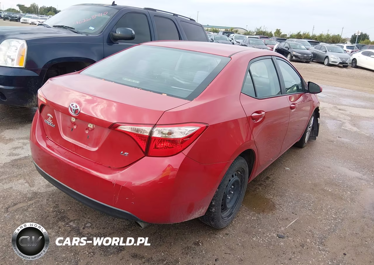 2018 Toyota Corolla Le VIN:5YFBURHE9JP781688 - 4