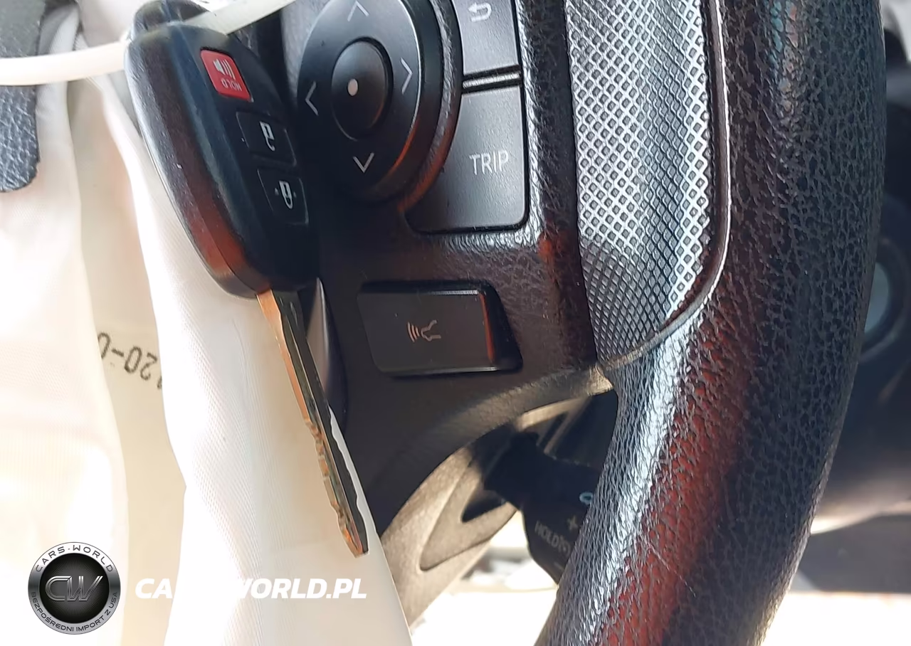 2018 Toyota Rav4 Le VIN:JTMBFREV4JJ212900 - 11