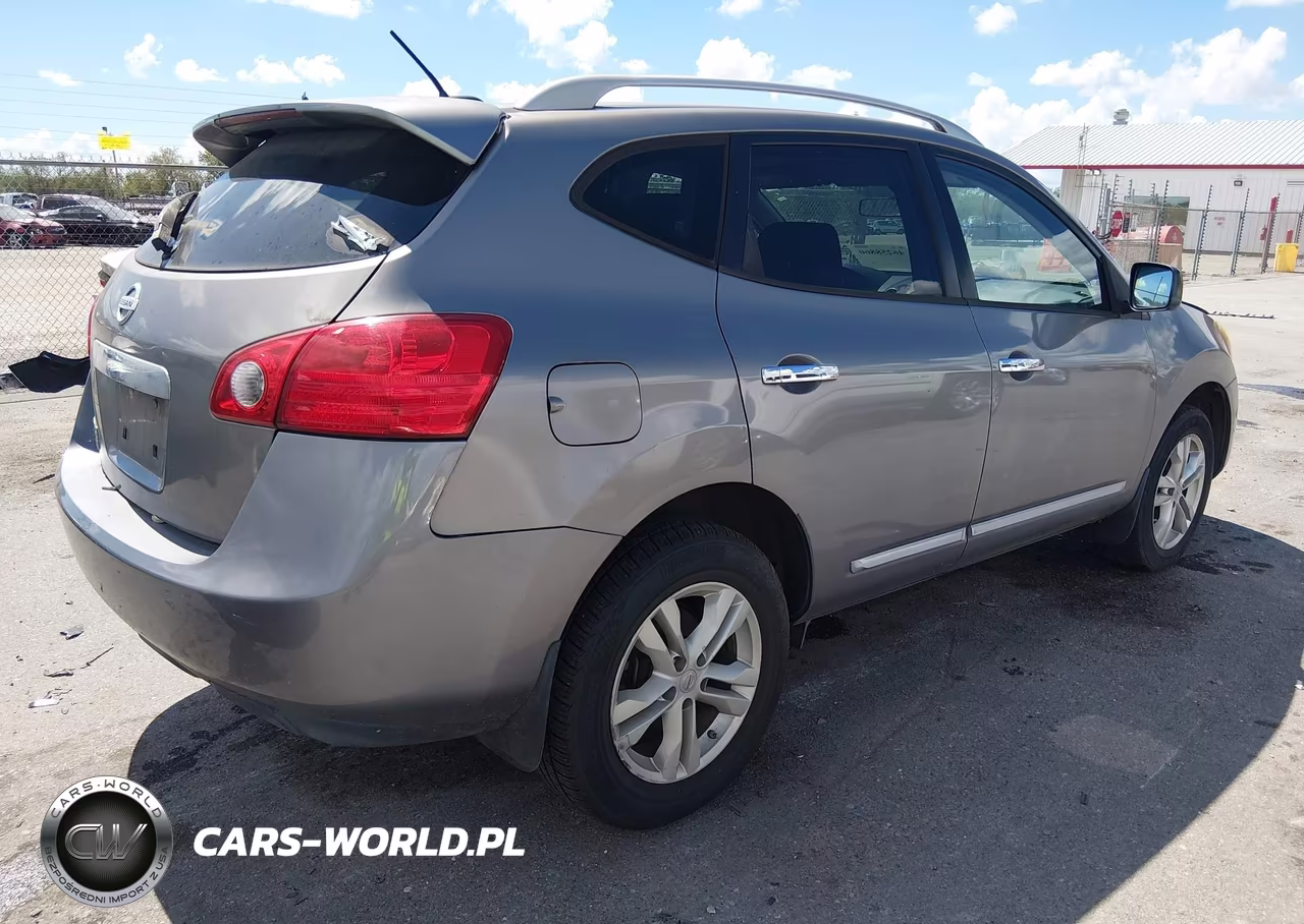 2015 Nissan Rogue Select S VIN:JN8AS5MT9FW163305 - 4