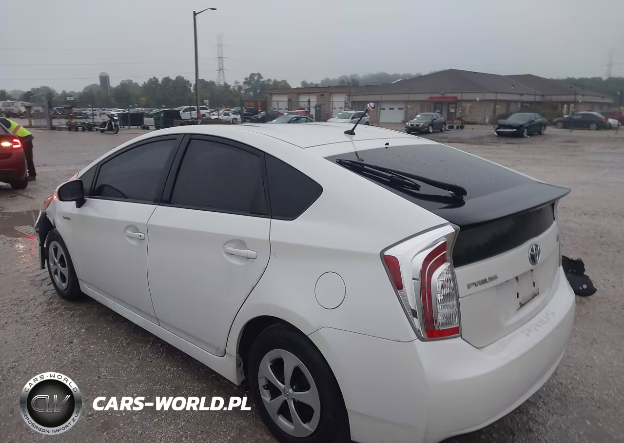 2015 Toyota Prius Two VIN:JTDKN3DU8F0457270 - 3