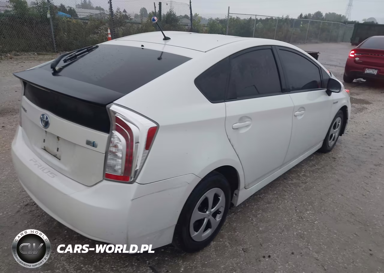 2015 Toyota Prius Two VIN:JTDKN3DU8F0457270 - 4