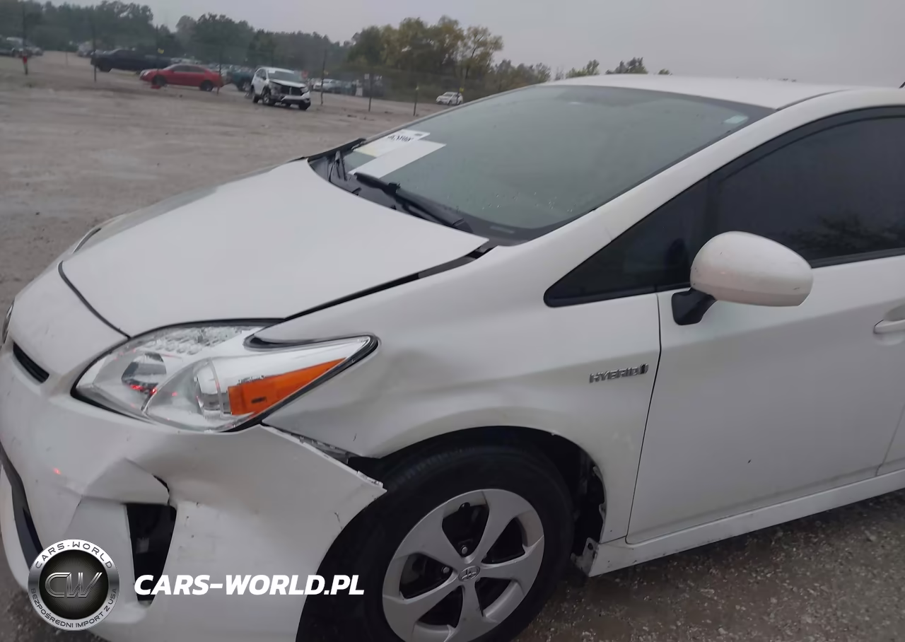 2015 Toyota Prius Two VIN:JTDKN3DU8F0457270 - 6
