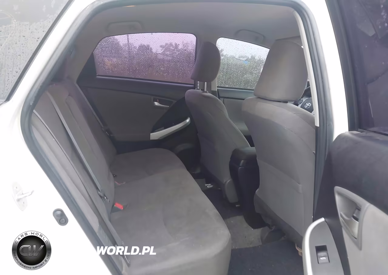 2015 Toyota Prius Two VIN:JTDKN3DU8F0457270 - 8