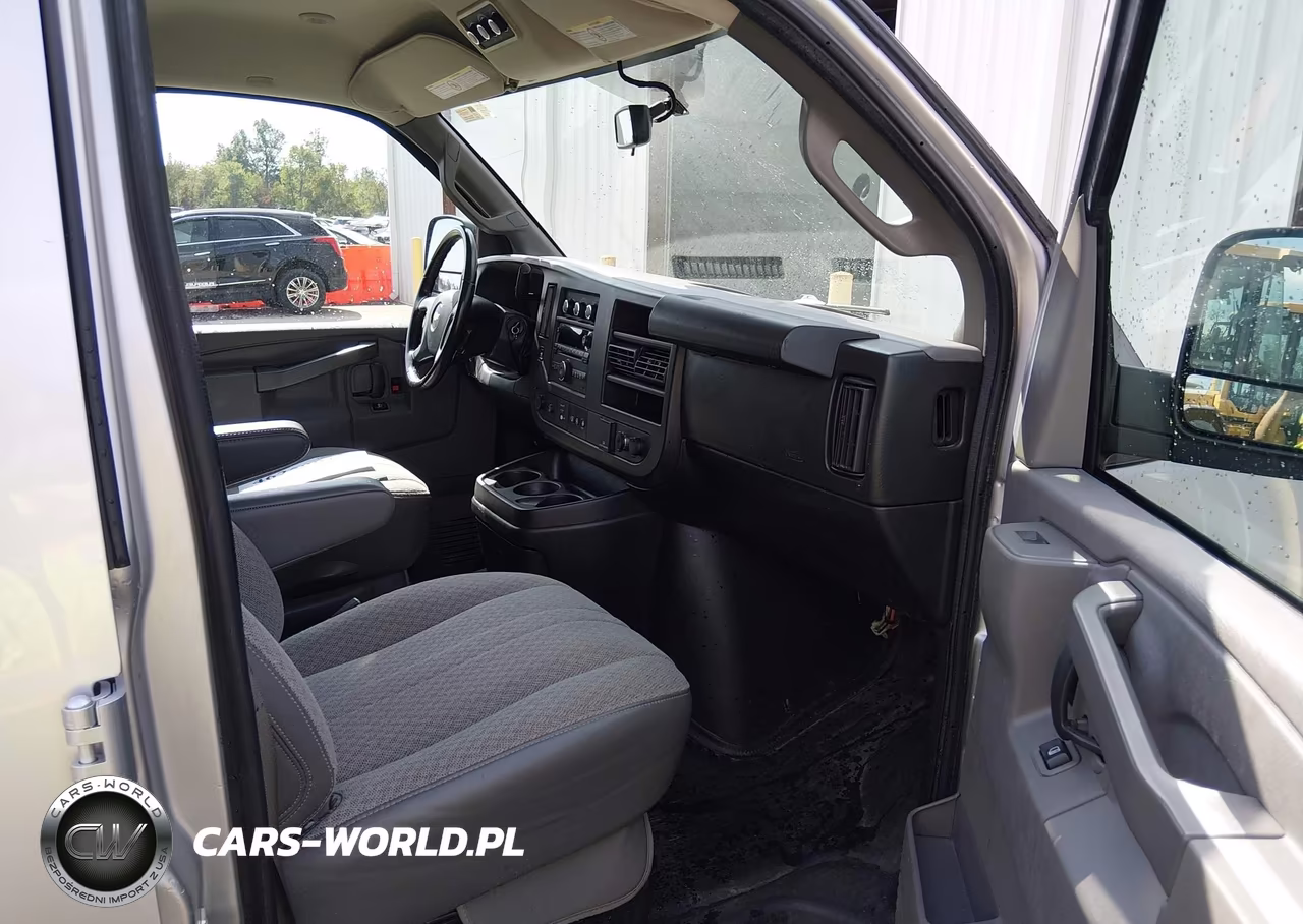 2019 Chevrolet Express 3500 Ls VIN:1GAZGNFG7K1357928 - 5