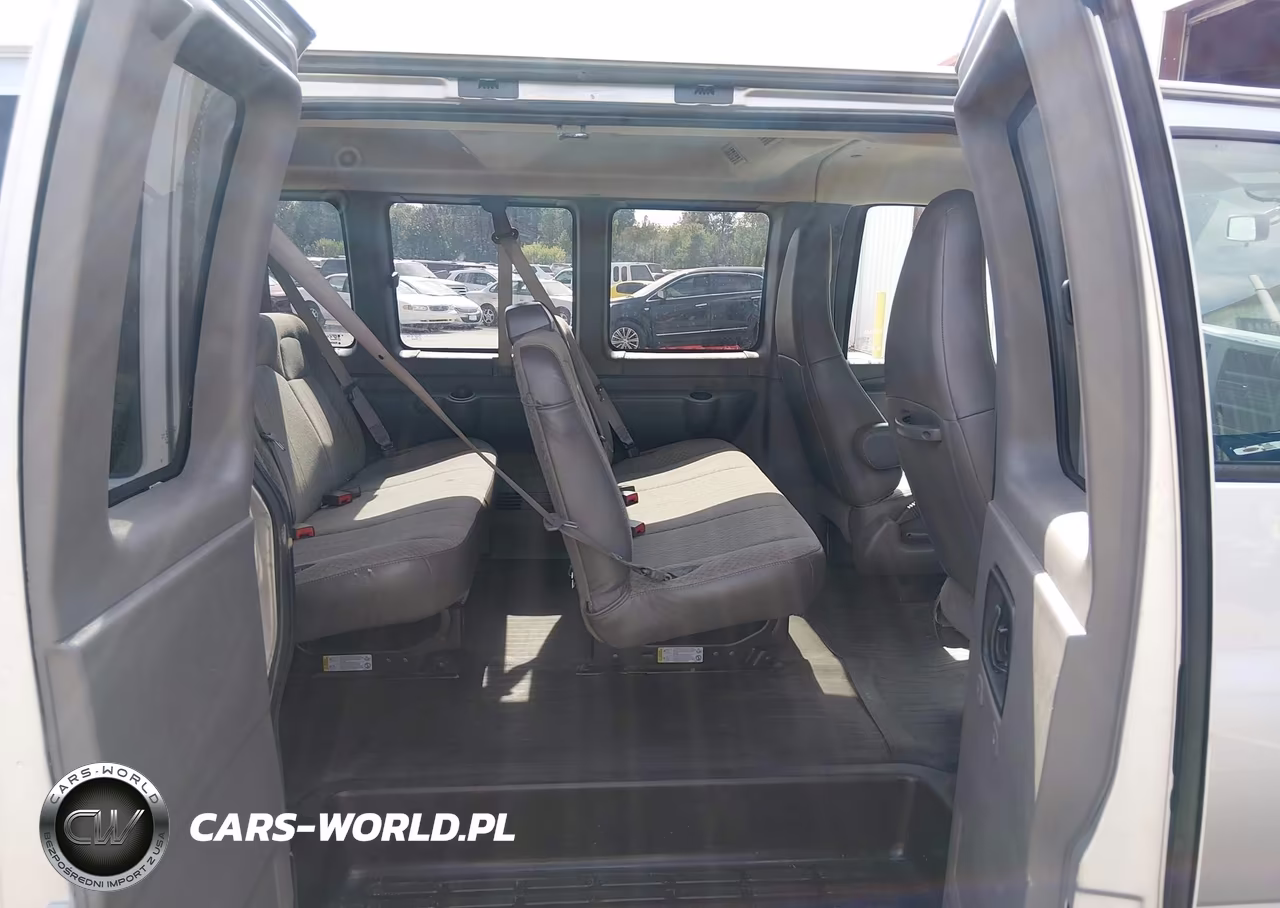 2019 Chevrolet Express 3500 Ls VIN:1GAZGNFG7K1357928 - 8