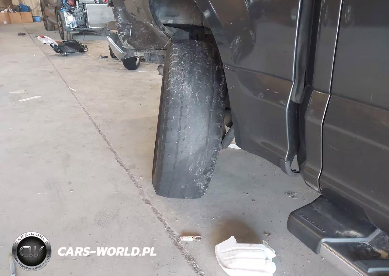2019 Ford F-150 Xlt VIN:1FTEW1E40KKD00604 - 18